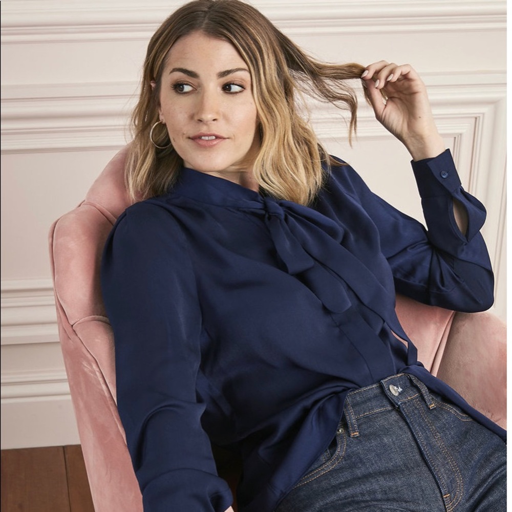 🖤Stella & Dot Lady Boss Top - Navy